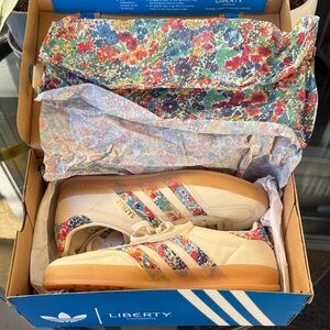 NIB Adidas Floral Gazelle Sneakers